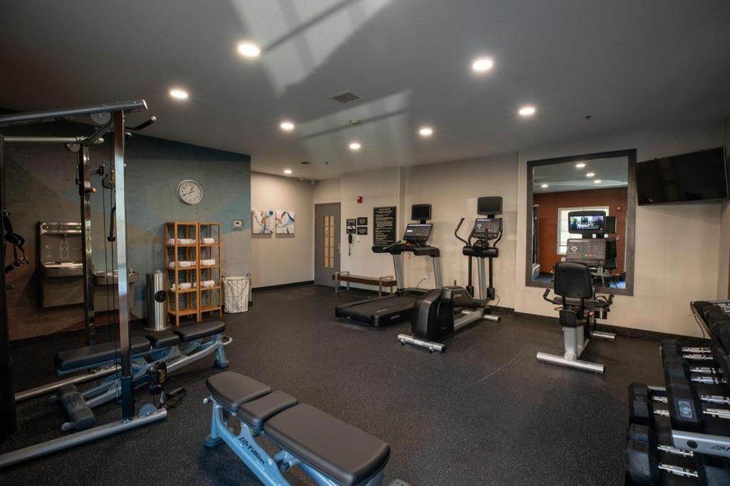 Candlewood Suites Saint Joseph By Ihg Экстерьер фото