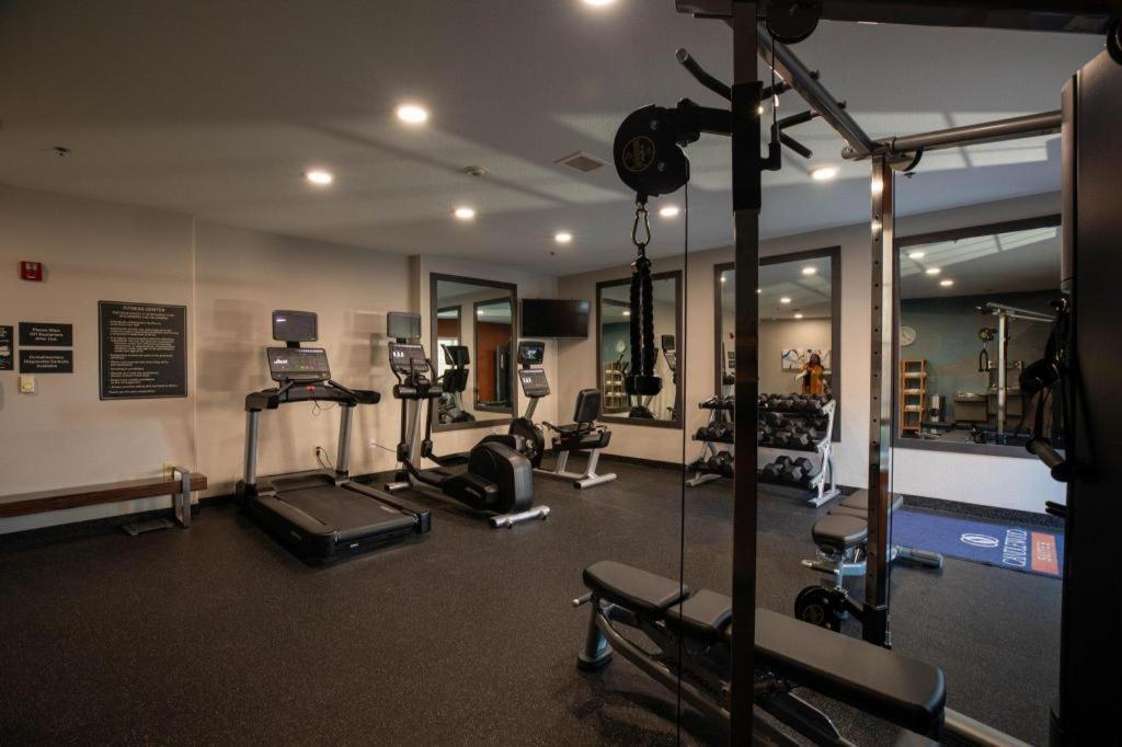 Candlewood Suites Saint Joseph By Ihg Экстерьер фото