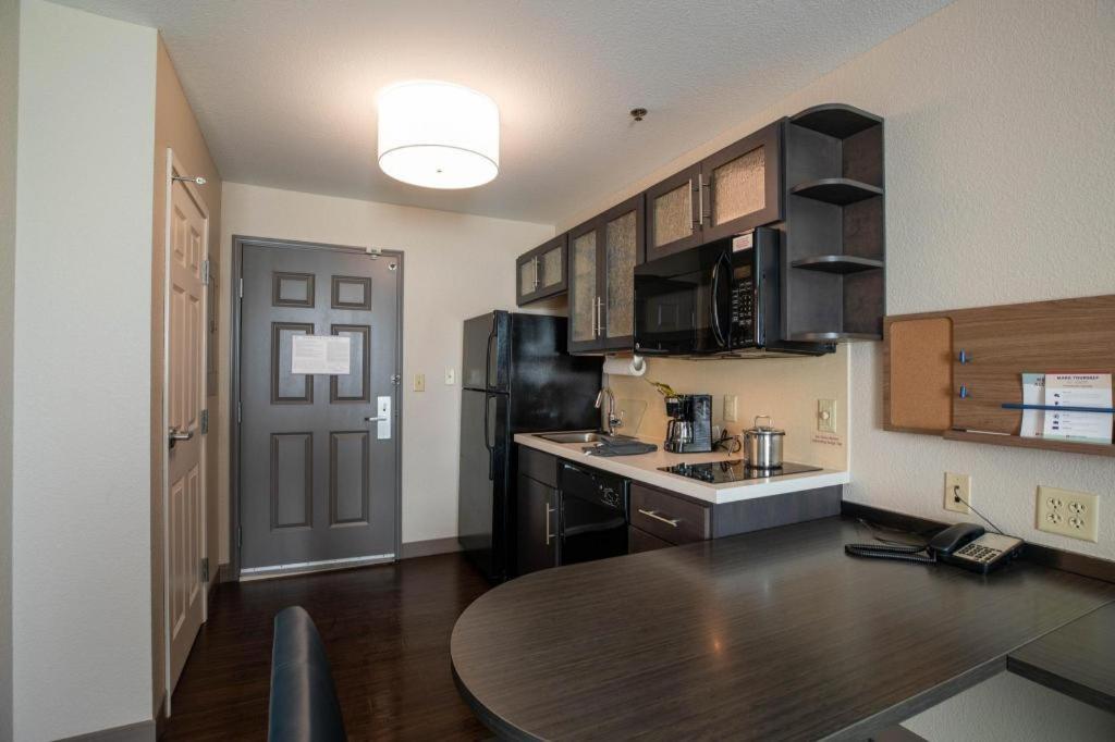 Candlewood Suites Saint Joseph By Ihg Экстерьер фото