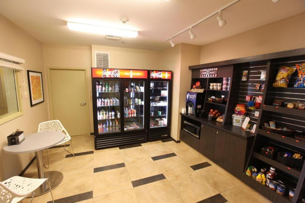 Candlewood Suites Saint Joseph By Ihg Экстерьер фото