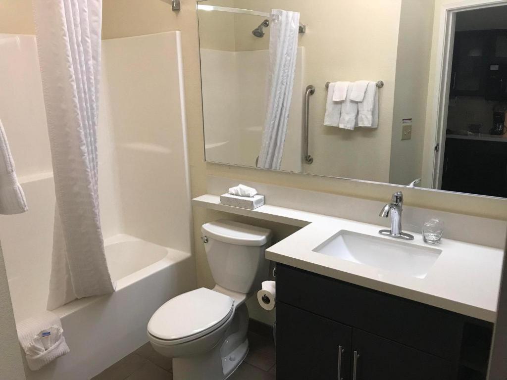 Candlewood Suites Saint Joseph By Ihg Экстерьер фото