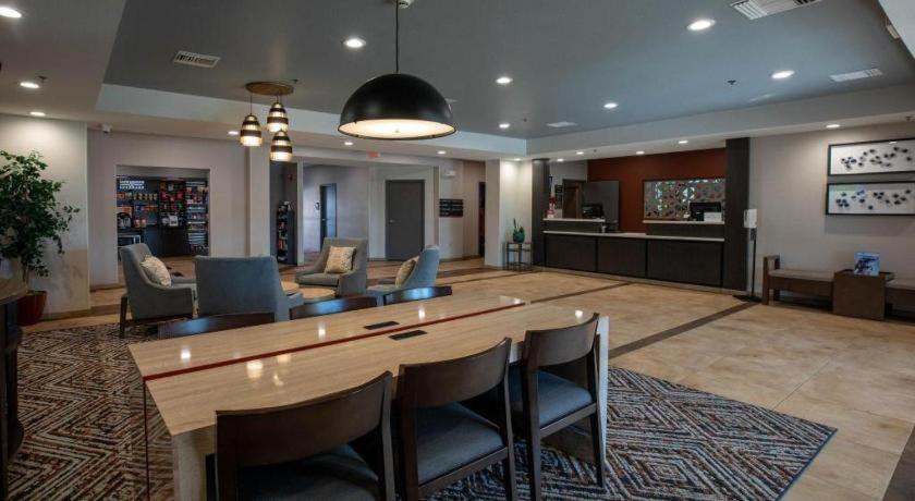 Candlewood Suites Saint Joseph By Ihg Экстерьер фото