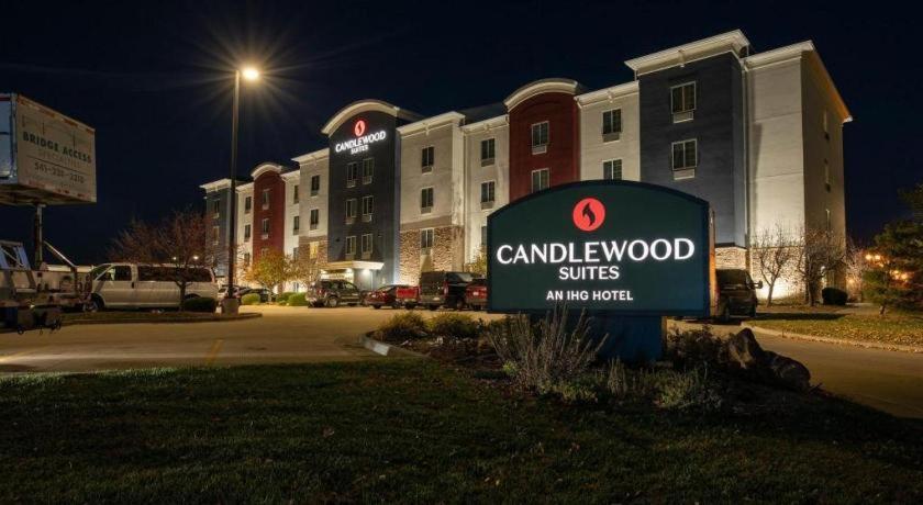 Candlewood Suites Saint Joseph By Ihg Экстерьер фото