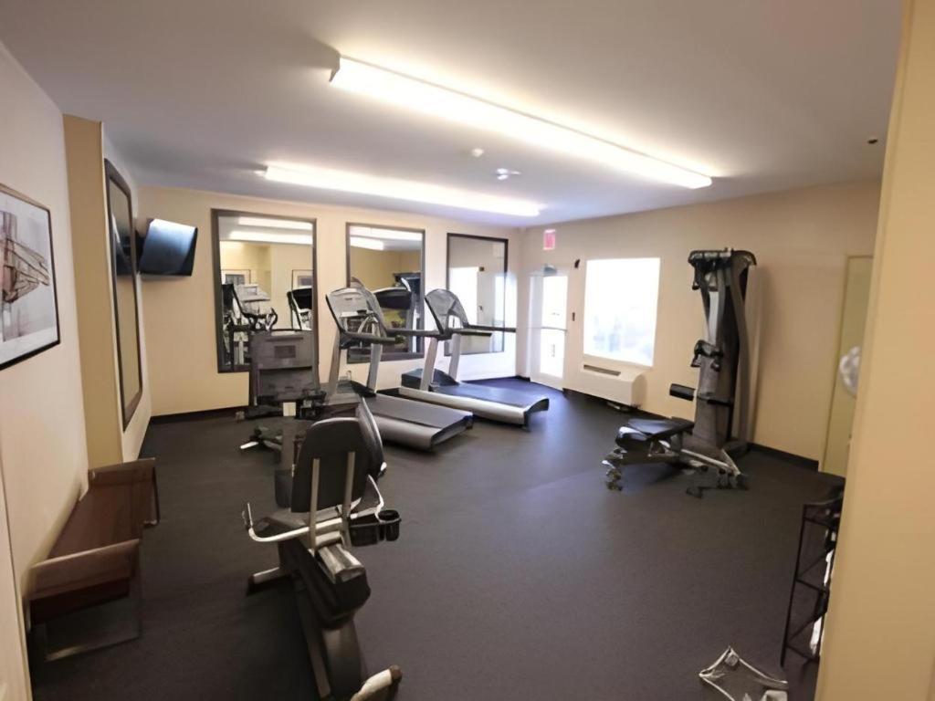 Candlewood Suites Saint Joseph By Ihg Экстерьер фото