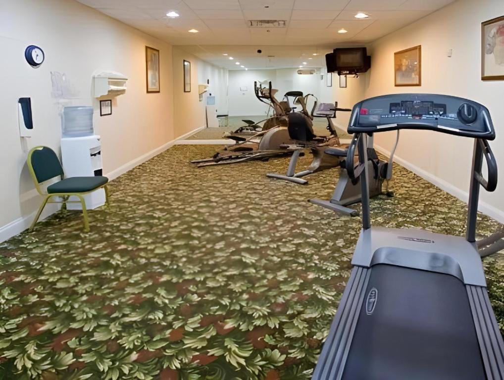 Candlewood Suites Saint Joseph By Ihg Экстерьер фото