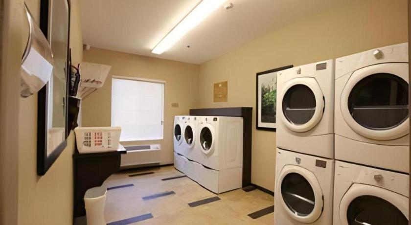 Candlewood Suites Saint Joseph By Ihg Экстерьер фото