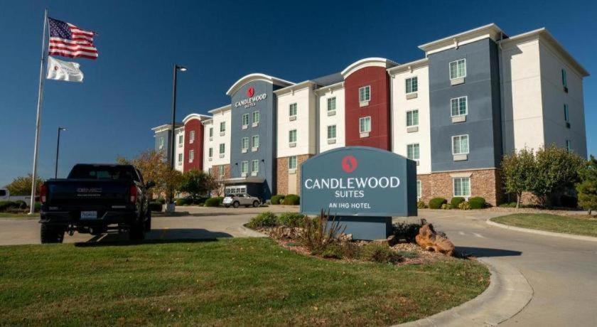 Candlewood Suites Saint Joseph By Ihg Экстерьер фото