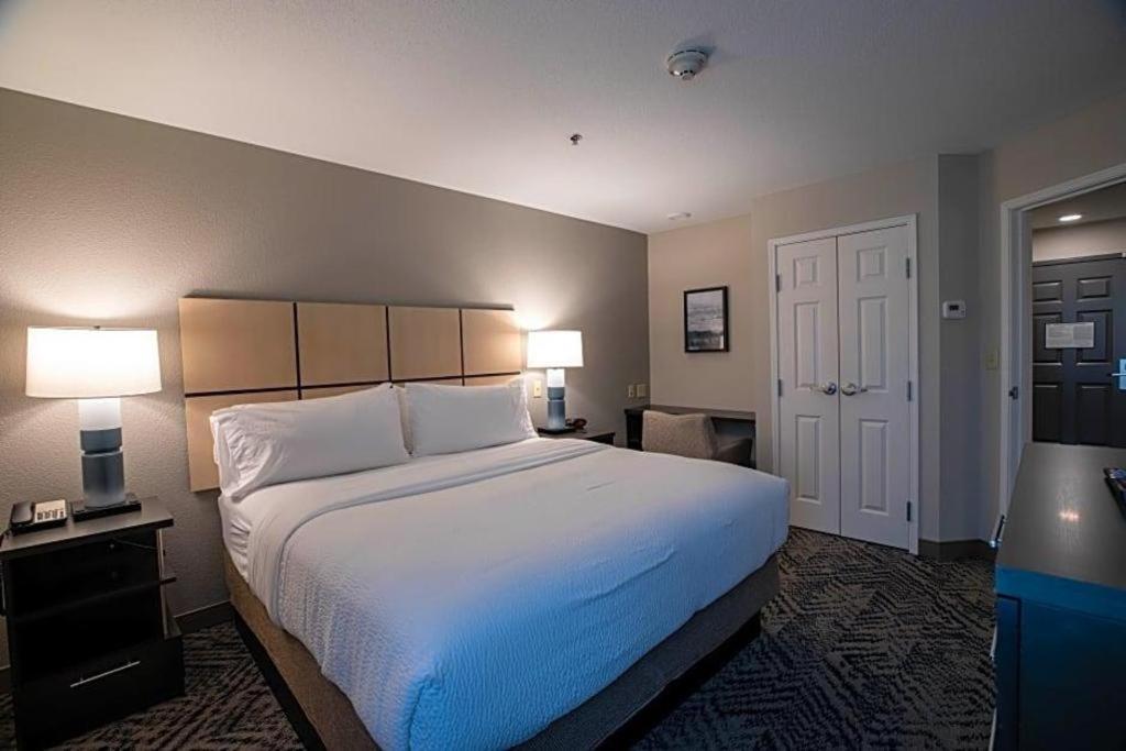 Candlewood Suites Saint Joseph By Ihg Экстерьер фото