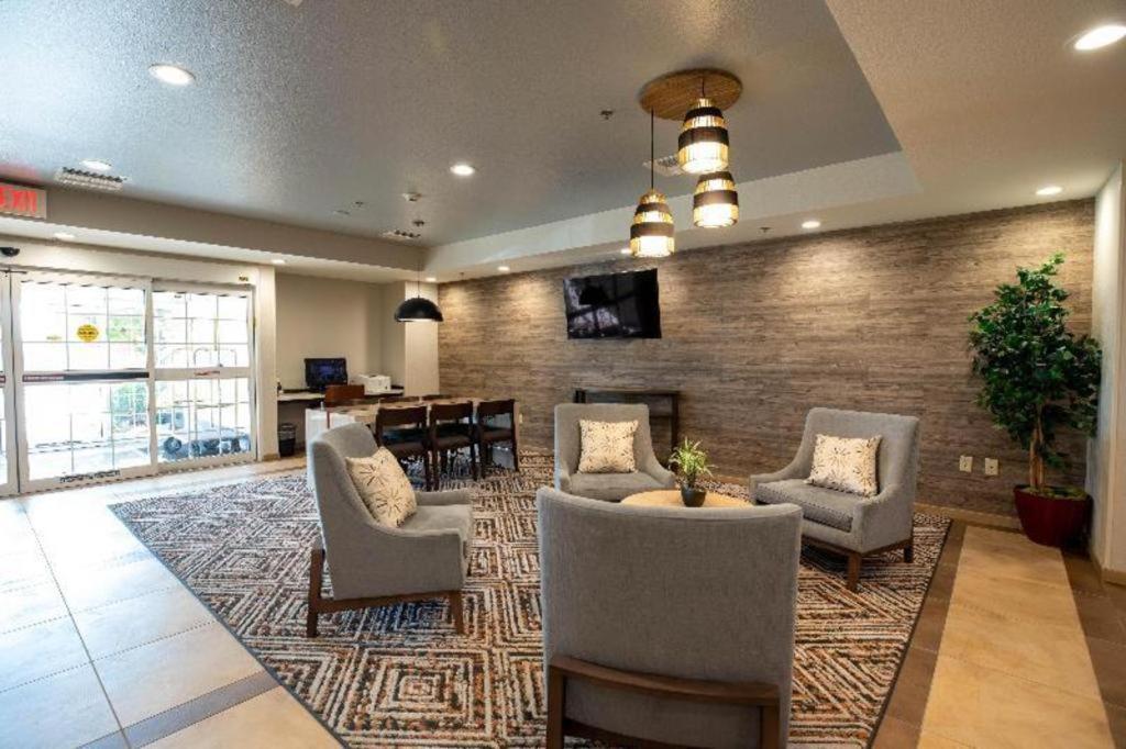 Candlewood Suites Saint Joseph By Ihg Экстерьер фото